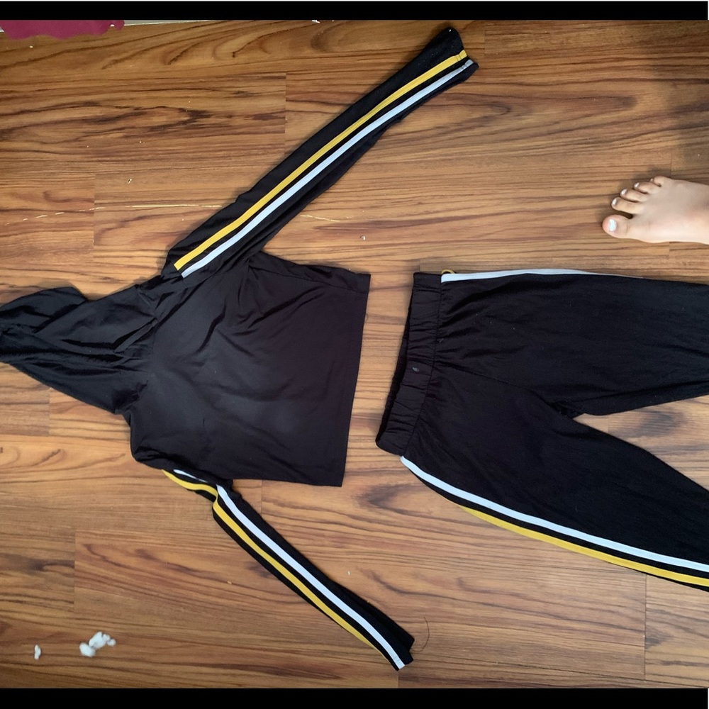 Matching Set - Picture 3 of 3